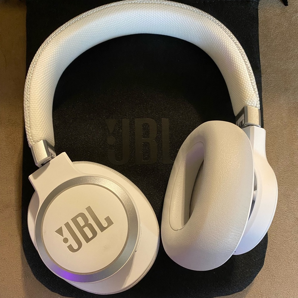 JBL - Live 660NC Wireless Noise Cancelling Over-The-Ear Headphones - White
